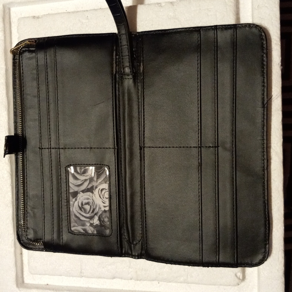 Womens Adrienne vittadini studio wallet black wristlet wallet flowered interior - Picture 5 of 8